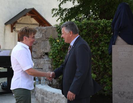 ODKRITJE KIPA FRAN GERBIČ 01 FOTO LJUBO VUKELIČ